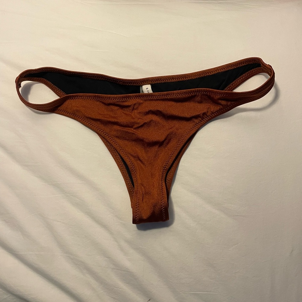 Solid & Striped Bikini bottom - dark burnt orange. Size M.